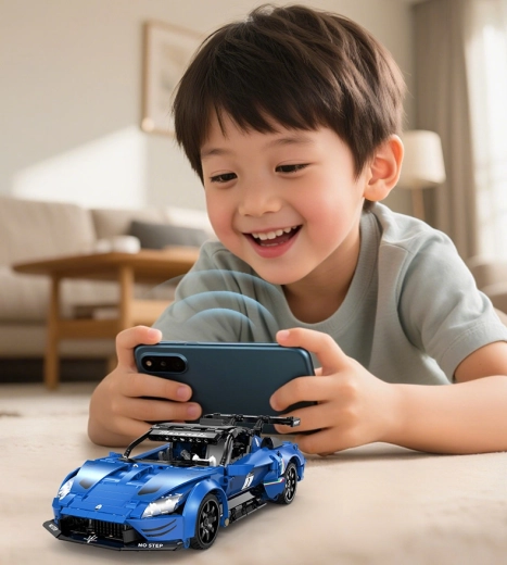 Dvojí způsob ovládání: ovladač 2,4 GHz i aplikace