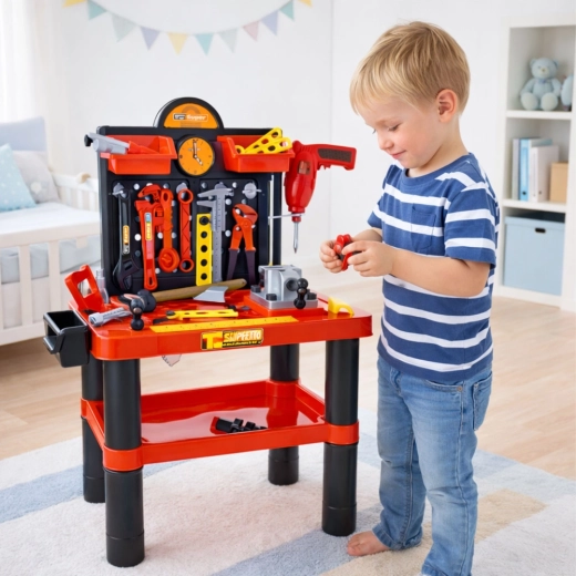 Stabilní pracovní plocha se svěrákem a měřítkem