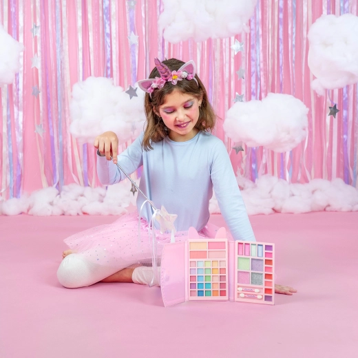 Bohatá paleta barev pro kreativní líčení