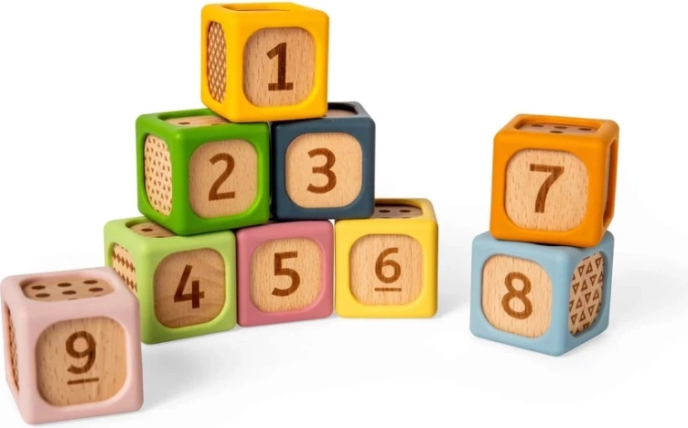 Bigjigs Toys třídicí kostky ze dřeva a silikonu (9 ks)