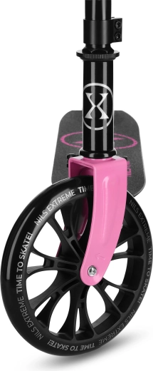 Velká 200mm kola pro plynulou a stabilní jízdu