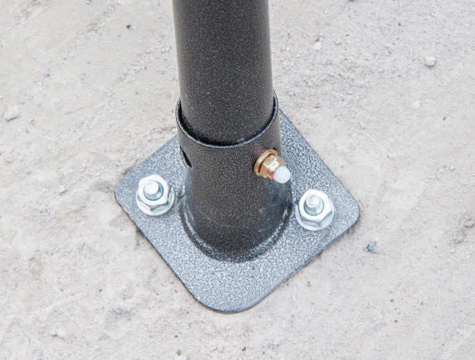 Pevné ukotvení na beton, asfalt i dlažbu