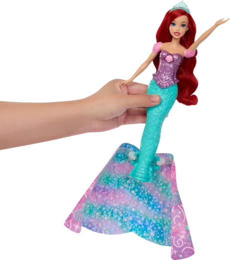 Typický vzhled Ariel a vlasy k česání