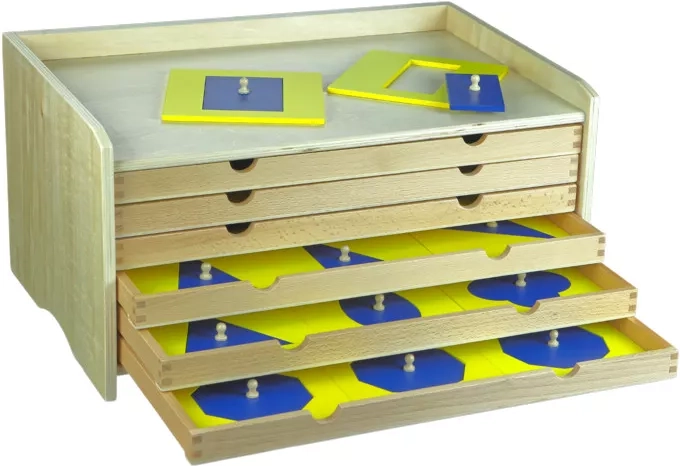 Montessori geometrická komoda