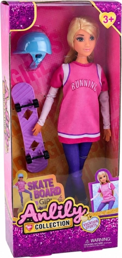 Skateboard a helma v balení