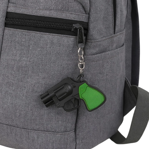 Snadné připnutí na batoh či zip