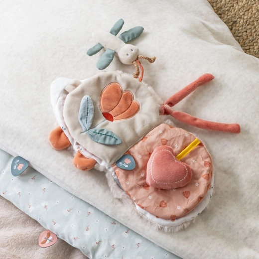 Různé textury a štítky pro rozvoj hmatu