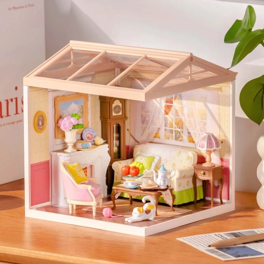 Výstavní diorama s transparentními panely