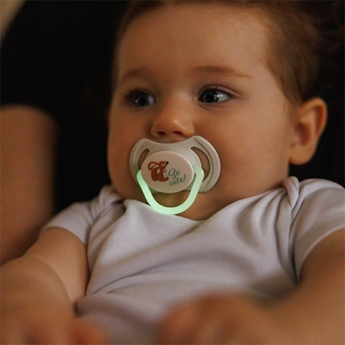 Noční klid díky svítící rukojeti