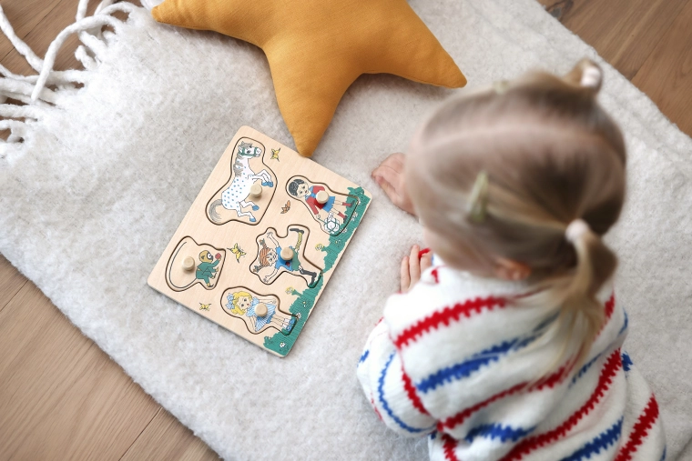 Dřevěné puzzle s motivem Hello Kitty