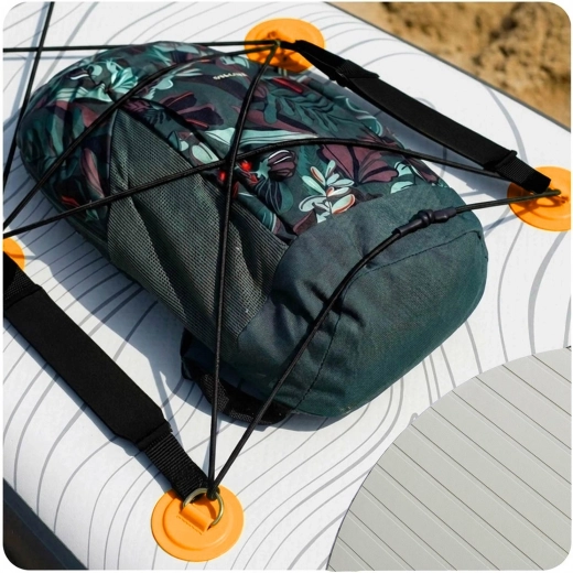 Přední bungee úložný prostor na výbavu