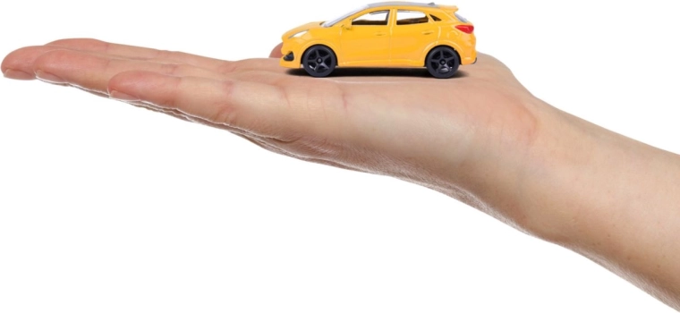 Kovový model v kompaktní velikosti
