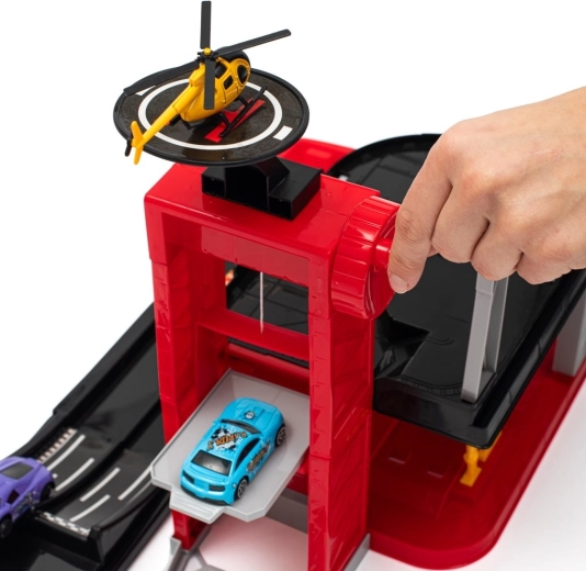 Funkční výtah pro auta i akci