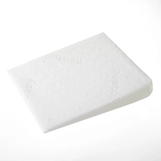Kojenecký polštář – klín do kočárku NEW BABY Basic 30 × 37 cm, bílý