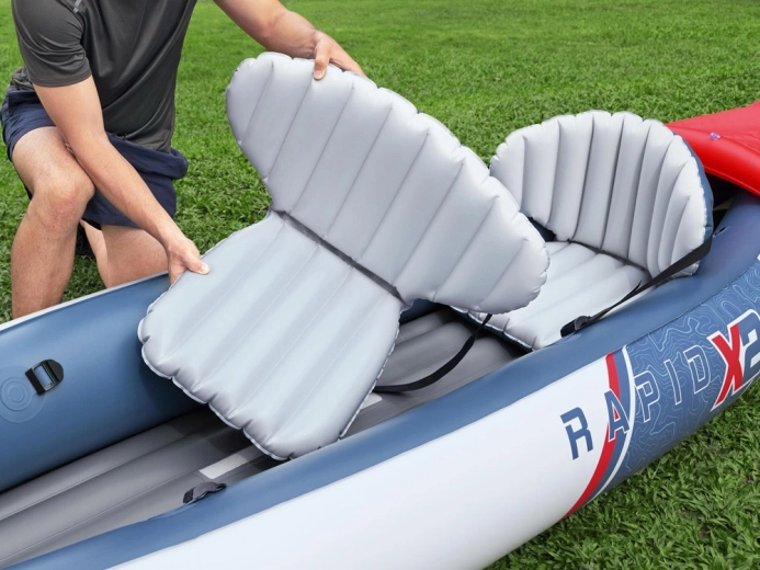 Komfortní nafukovací sedadla s opěrkami