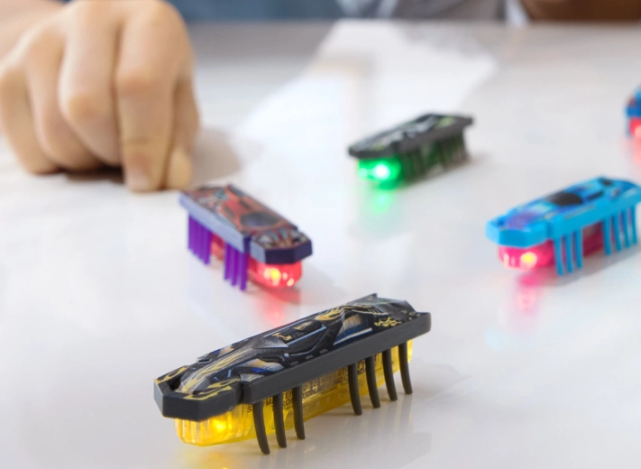 Dva typy robotů v jednom balení