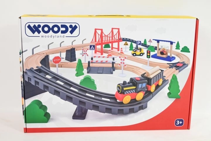 Woodyland dřevěná vláčkodráha s elektrickou lokomotivou a mostem