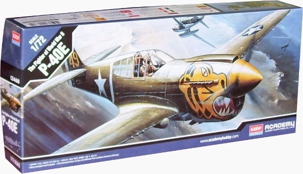 Academy Curtiss P-40E Warhawk plastový model letadla