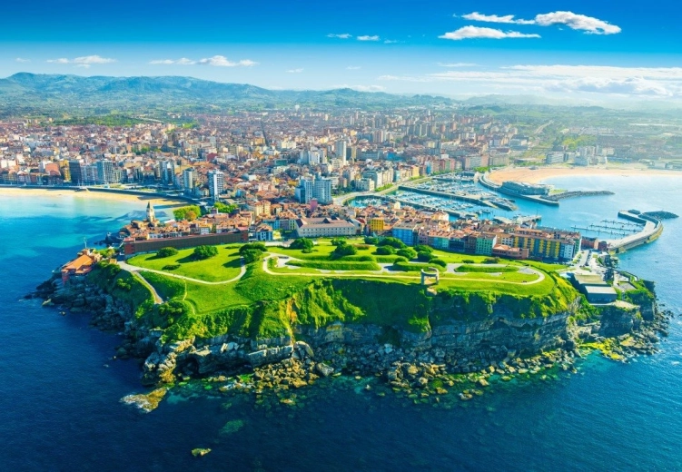 Puzzle Pohled na Gijón ve Španělsku 1000 dílků