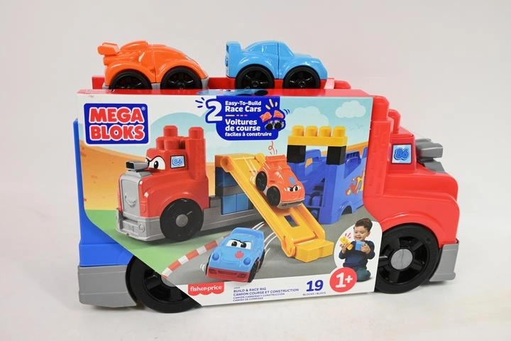 Mega Bloks nákladní auto se závodní dráhou a 2 vozidly