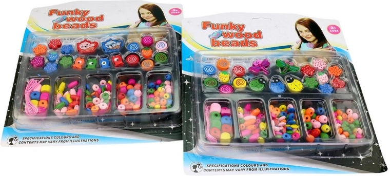 Dřevěné korálky pro navlékání na kartě 25 × 28 cm