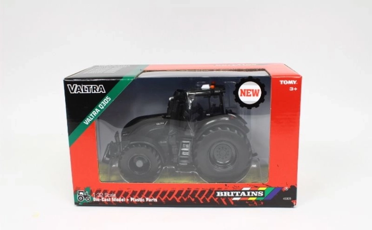 Britains traktor Valtra Q305 černý