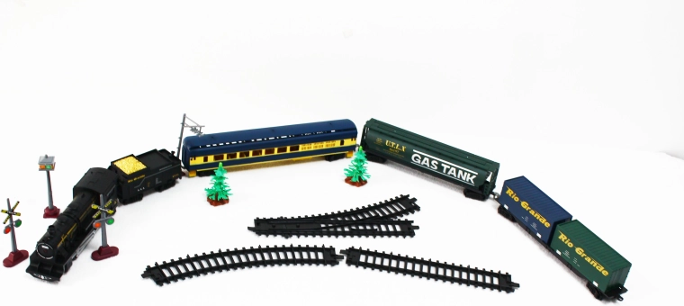 Elektrická vláčkodráha – parní lokomotiva se světlem, zvukem a vagony na baterie