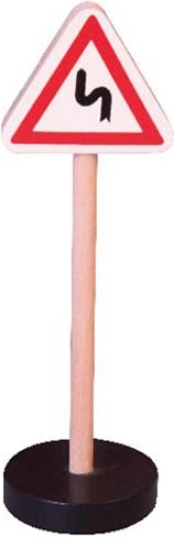 Babu dřevěná dopravní značka Pozor zatáčky