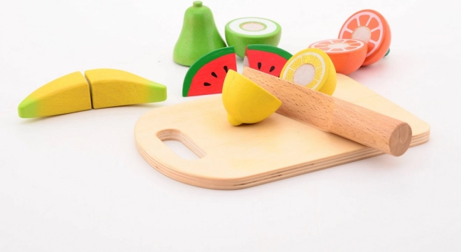 Dřevěné ovoce s prkénkem a nožem