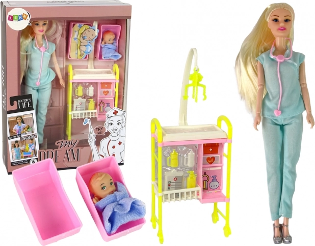 Lékařská panenka s dlouhými vlasy a doplňky