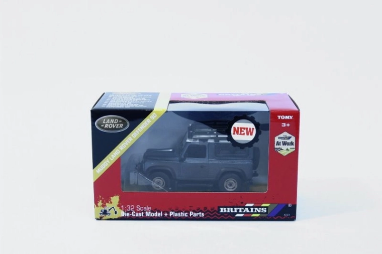 Model off-road auta TOMY Britains Land Rover Defender 90 v bahně 1:32