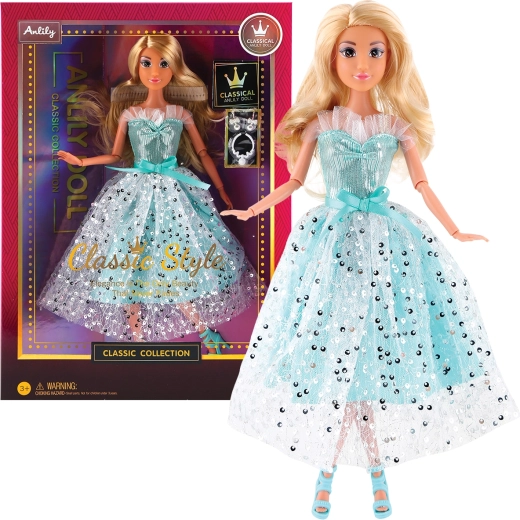 Módní panenka v dlouhých světle modrých společenských šatech