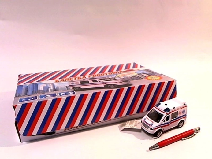 Ambulance van 11 cm se zvukem a českým designem
