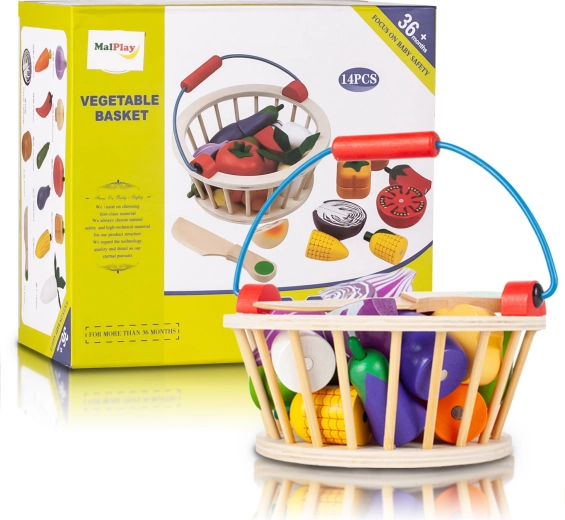 Dřevěný košík se zeleninou na krájení