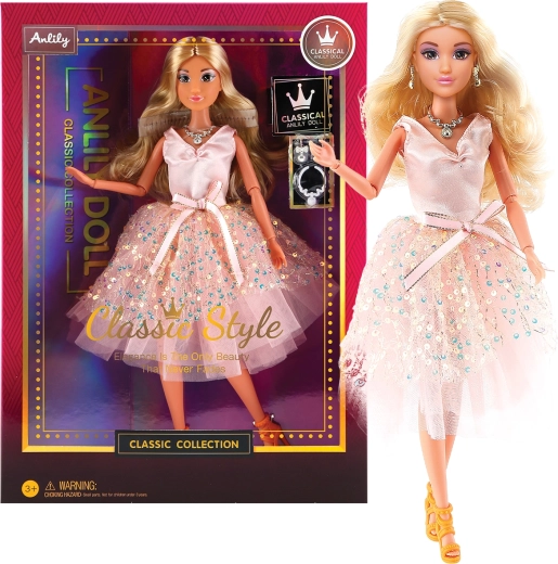 Módní panenka ve světle růžových společenských šatech