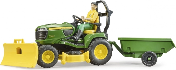 Zahradní traktor JOHN DEERE X949 s figurkou zahradníka BRUDER