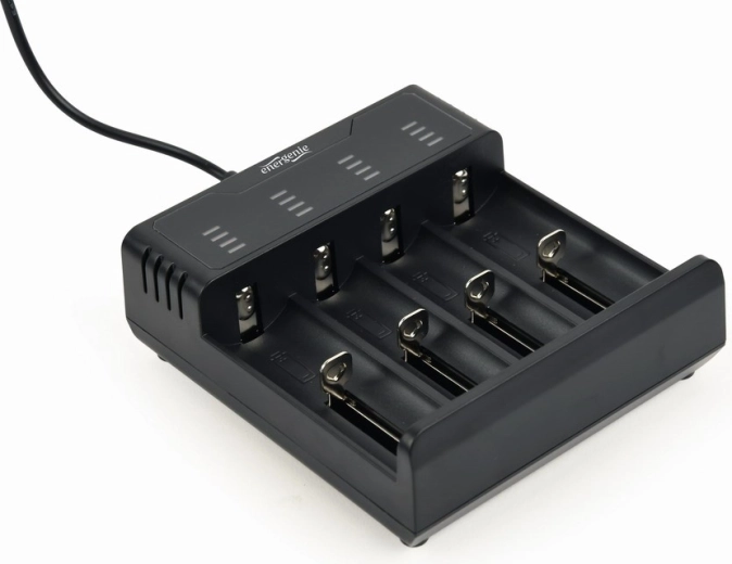 USB nabíječka akumulátorů Ni‑MH a Li‑ion, černá