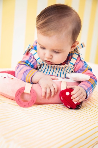 Lilliputiens polštářek s aktivitami jednorožec Lena
