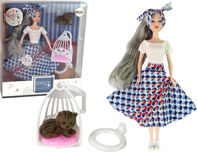 Panenka EMILY se šedými vlasy s koťátkem a houpačkou