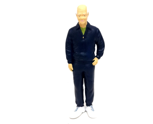 Figurka muž v teplákové soupravě 13,6 cm