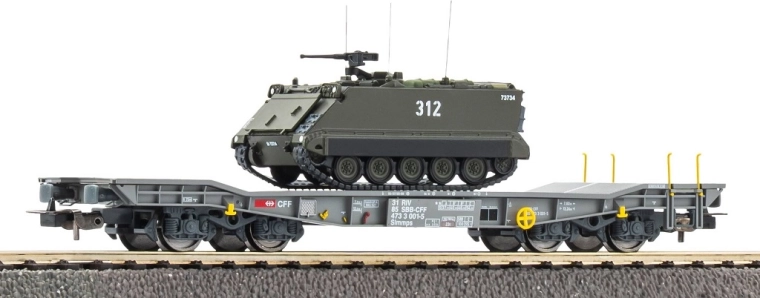 Piko plošinový vůz Slmmnps s obrněným vozidlem M113 (SBB-CFF), H0