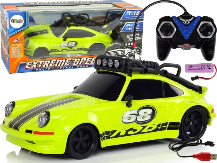 RC sportovní auto 1:18 se střechovým nosičem a náhradním kolem