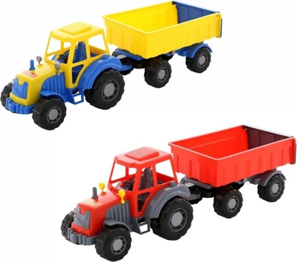 Traktor Altaj s přívěsem