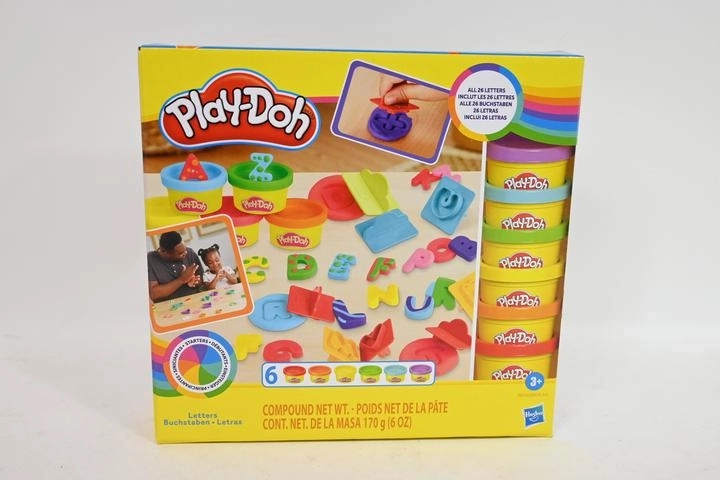 Play-Doh modelína – abeceda, 6 kelímků a 26 razítek
