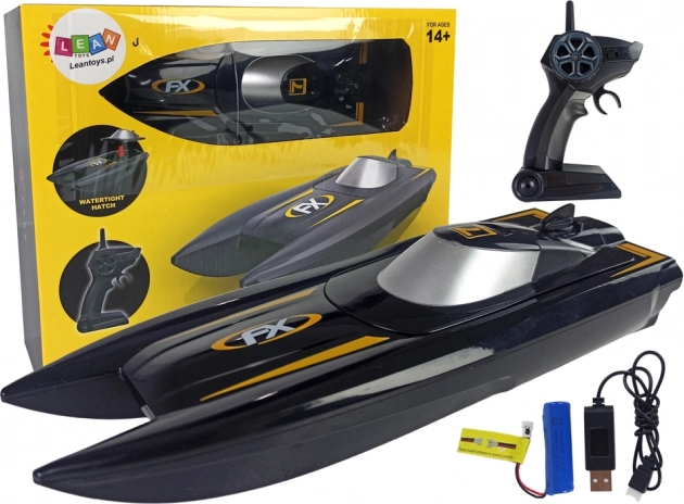 RC závodní loď 1:47, 2,4 GHz, dosah 50 m