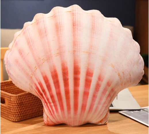 Plyšový polštář ve tvaru mušle 50 x 40 cm