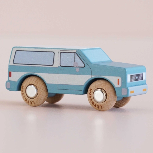 Le Toy Van dřevěné autíčko Chuck – klasické SUV