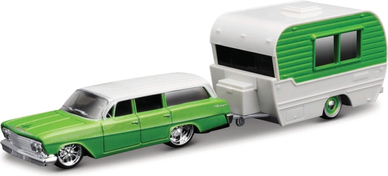 Maisto Chevrolet Biscayne wagon s obytným přívěsem 1:64