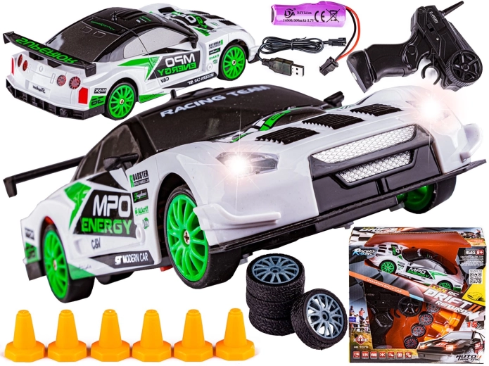 Auto na drift RC Nissan GT-R 1:24 2,4 GHz 4WD bílé