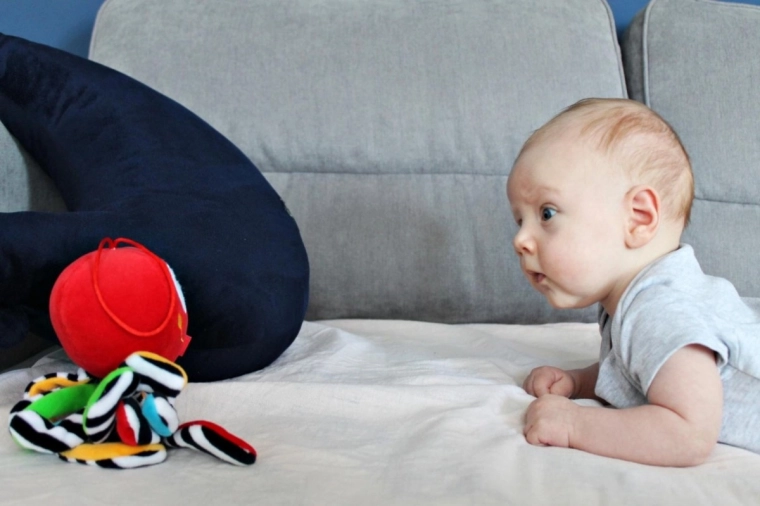 Praktický závěs na cesty